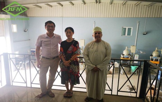 Le directeur des ventes de Huafu a visité une usine de vaisselle à l'étranger